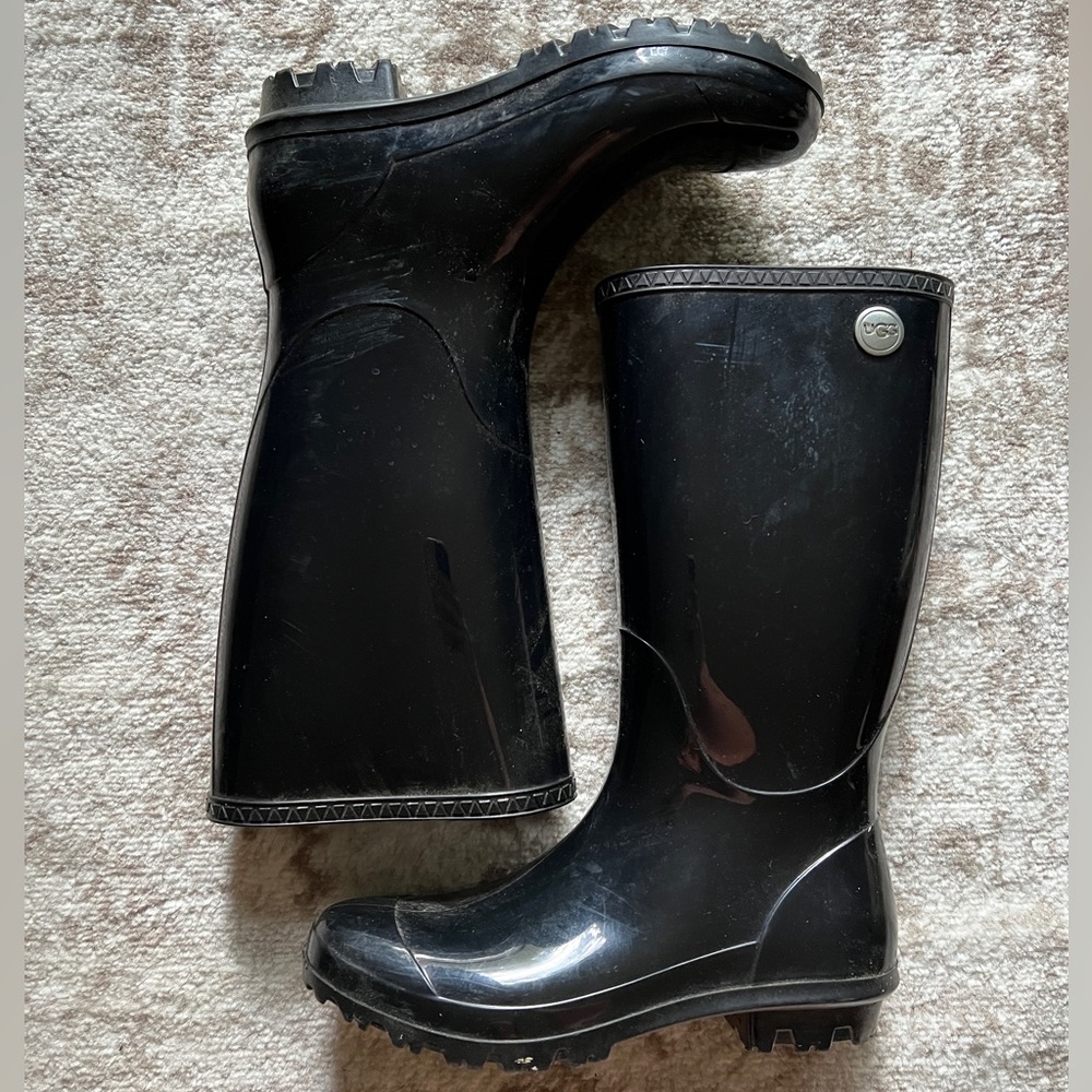 Black Ugg Fur Bottom Rain Boots